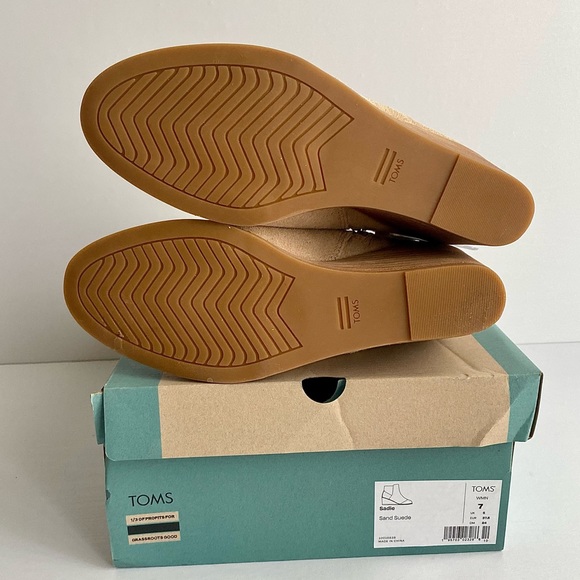 ✨New TOMS Sadie Suede Wedge Booties Sand Beige Size 7 - Picture 9 of 12
